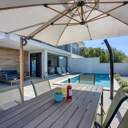 Casa Dora With Private Pool Porec